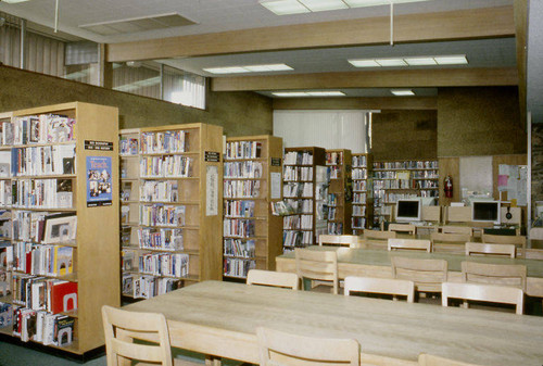 Interior of the Montana Avenue Branch Library at 1704 Montana Avenue in Santa Monica before the 2001-02 remodel designed by Architects Killefer Flammang