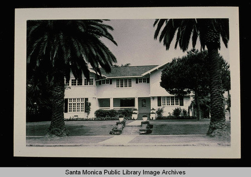 325 Georgina Avenue (Lot 11, Block K) Santa Monica, Calif. owned by Dr. Lee and Noreen Siegel