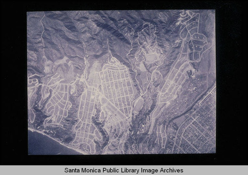 Fairchild Aerial Surveys from the Santa Monica Mountains to Santa Monica City edge flown from the northeast to the southwest (#J 235)