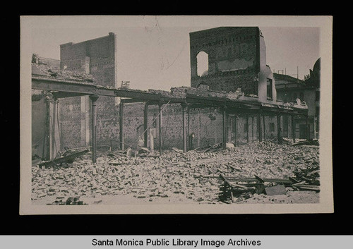 Ruins after fire destroyed the Ocean Park Pier, Santa Monica, Calif