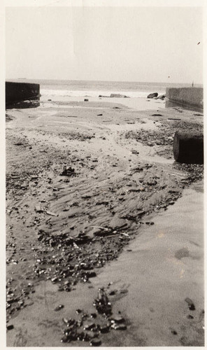 Storm drain by the Del Mar Club, Santa Monica, Calif., March 26, 1937