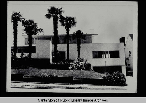 International Style home at 810 Franklin Street, Santa Monica, Calif