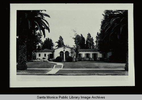 426 Georgina Avenue (lot 3, block H) Santa Monica, Calif., owned by Winifred Neeley, Mildred Dumas and Lolah Adams