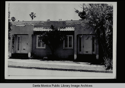 Spanish Revival duplex 526 -528 Idaho Avenue, Santa Monica, Calif