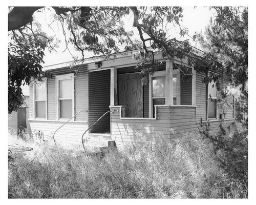 Residence at 1942 High Place facing southeast, Santa Monica, Calif., July 2009