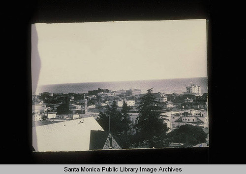 Panorama of Ocean Park between the Venice and Ocean Park piers