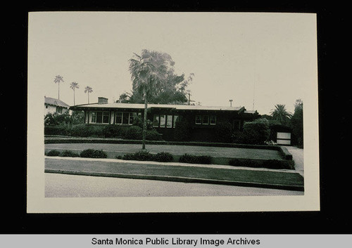 415 Palisades Avenue (Lot 36, Block D) Santa Monica, Calif. owned by Elizabeth Mitchell