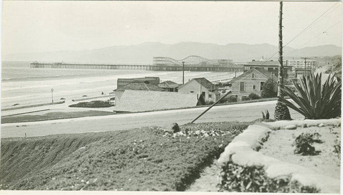 Looking north to the Santa Monica Pier from Ocean Park