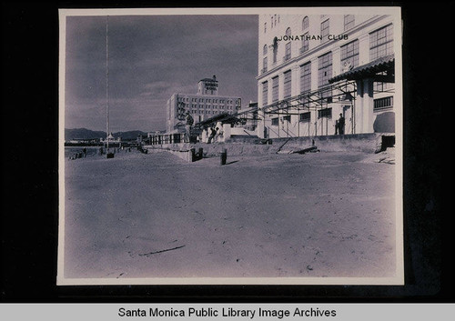 Tide studies from the Jonathan Club and Grand Hotel looking north to the Santa Monica Pier with tide 0.6 feet at 12:50 PM on December 15, 1937
