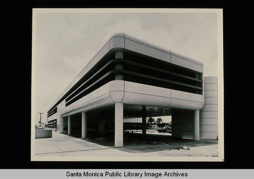 The new home of Santa Monica's Big Blue Bus, located at 1660 Seventh Street