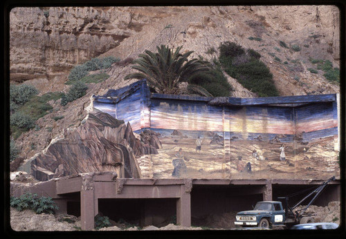 Murals painted on the "Sorrento Ruins" (Gables Hotel) Pacific Coast Highway, Santa Monica, Calif