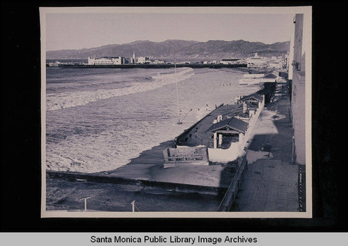 Tide studies looking north to the Santa Monica Pier with tide 7.4 feet on January 6, 1939 at 8:40 AM