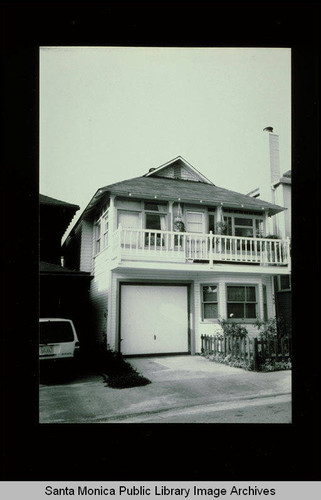 141 Hart Avenue, Ocean Park, Calif