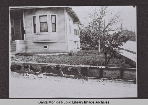 House at 1557 Third Street (corner of Colorado Avenue) looking east, Santa Monica, Calif