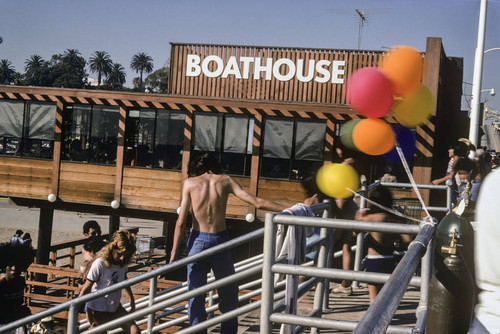 People outside the Boathouse Restaurant on Santa Monica Pier