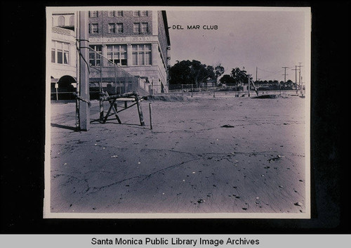 Tide studies from the Del Mar Club with tide 0.1 feet at 12:00 PM on December 15, 1937