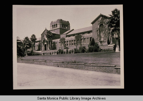 Santa Monica High School Main Building at Fourth Street and Pico Blvd