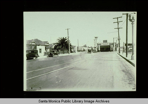 Hollister Garage at Main Street and Hollister Avenue, Ocean Park, Calif., September 8, 1926