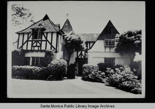 C.W. and Ruth Irwin residence, 2012 La Mesa Drive, Santa Monica, Calif