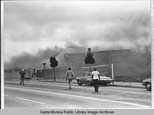 thumbnail interactive-video image 1 of Douglas Aircraft Company Data Plate – Santa Monica Plant – WWII Aviation Memorabilia, DPL-0119 1 of 5