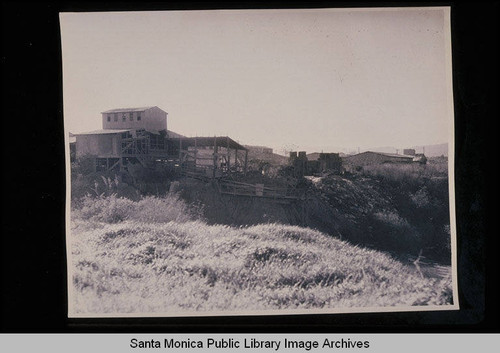 View of pit in rear of Santa Monica Tiles property on February 27, 1939