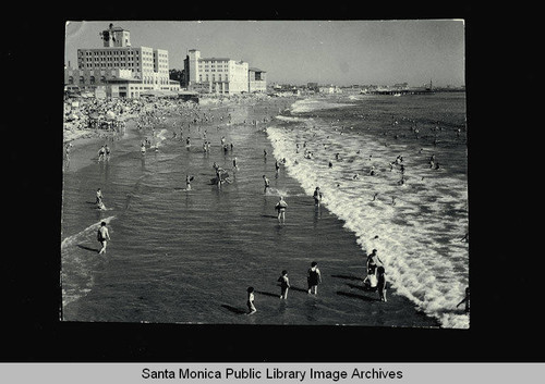 Breakers (1725 Promenade); Edgewater (1855 Promenade) and the Del Mar Club (1901 Promenade) south of the Santa Monica Pier