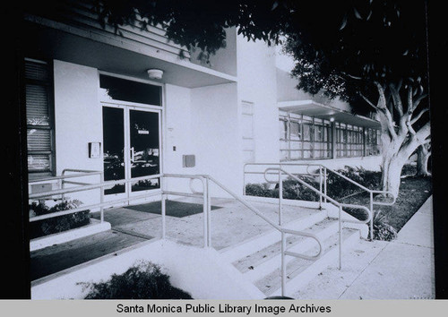 Exterior north entry detail view, facing southeast, Rand Corporation Headquarters, 1700 Main Street, Santa Monica, Calif