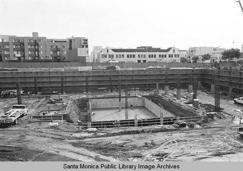 Cistern being constructed on the site of new Main Library at Santa Monica Blvd. and Sixth Street, Santa Monica, Calif. (Library built by Morley Construction. Architects, Moore Ruble Yudell.) December 3, 2003