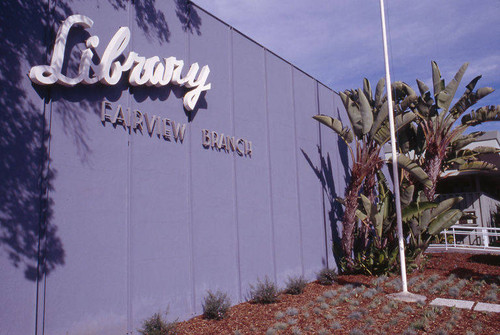 Exterior of the Fairview Avenue Branch Library at 2101 Ocean Park Blvd in Santa Monica showing the 2002-03 remodel designed by Architects Killefer Flammang