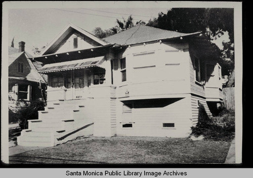 Turn-of-the-Century cottage, 2617 Third Street in the Third Street Historic District, Santa Monica, Calif