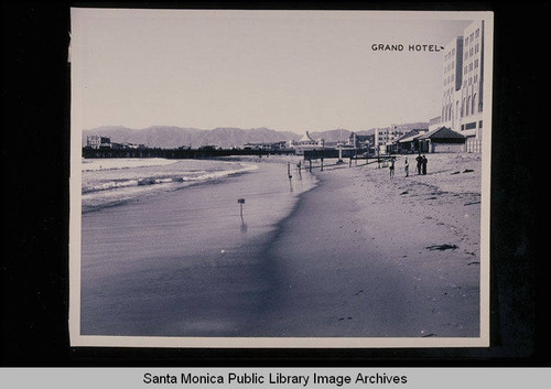 Santa Monica tide studies in front of the Grand Hotel with tide 1.3 feet at 2:05 PM on December 13, 1937