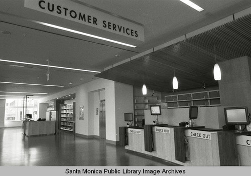 Customer Service desk on the first floor of the new Main Library (Santa Monica Public Library, 601 Santa Monica Blvd. built by Morley Construction. Architects, Moore Ruble Yudell.) December 30, 2005