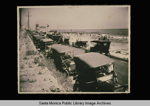 Beach at the entrance to Santa Monica Canyon, July 4, 1916