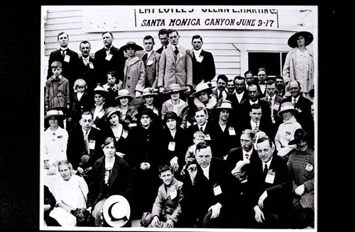 Employees of the Glenn L. Martin Company in Santa Monica Canyon, June 9-17 [1920]