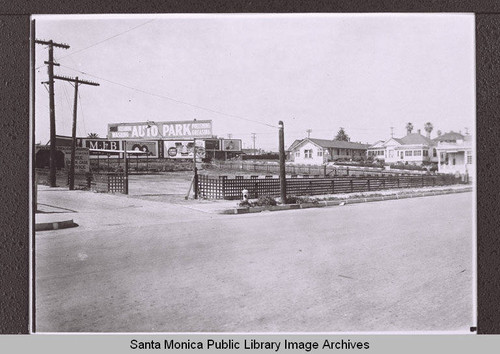 Auto Park "Cleaning Washing Polishing Greasing" looking up Colorado Avenue to houses on Second Street, Santa Monica, Calif