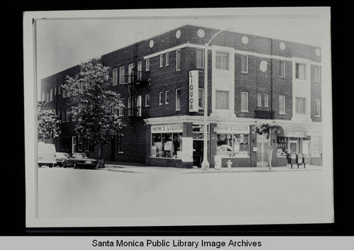 Rex Arms Apartments (Hank's Liquor), 1430-1436 Santa Monica Blvd., Santa Monica, Calif., built 1925 by Western States Construction with Frank Webster, architect