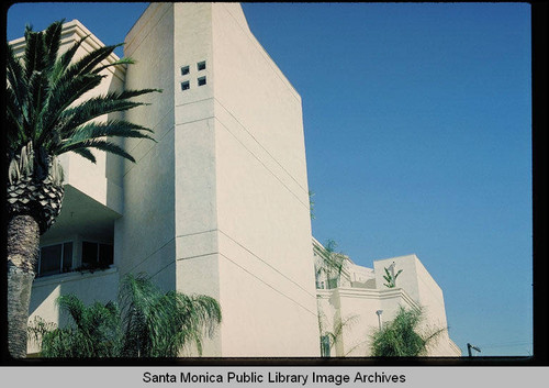 Surfwood Building, 1543 Seventh Street, Santa Monica, Calif., built in 1990