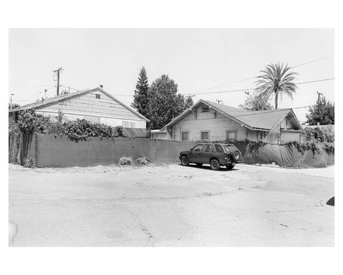 View from west lot facing northeast to 1946 High Place (residence at left) and 1950 High Place (right), Santa Monica, Calif., July 2009