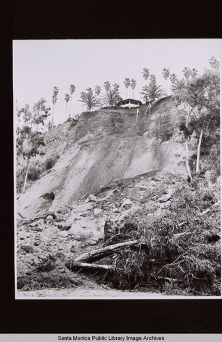 Landslide from the Palisades Park bluffs in August 1956, Santa Monica, Calif