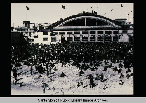 Bathing beauty contest at the Venice Plunge, Venice, Calif