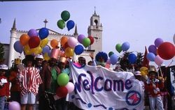 LMU Special Games, people with balloons and welcome sign