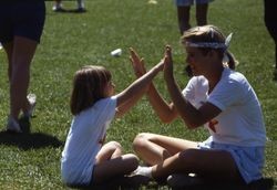 LMU Special Games, playing hand game