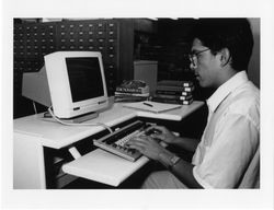 Student at computer station in Von der Ahe Library