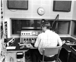 KXLU radio station