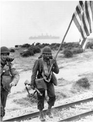 American soldiers with United States Flag