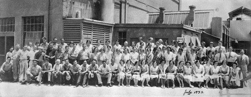 Employees outside the Tustin Hills Citrus Association packing house