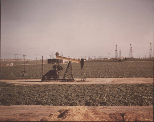 Oil well at Farnsworth Ranch in Huntington Beach