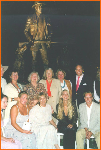 Irvine family unveiling a statue of James Henry Irvine, Sr., 1997