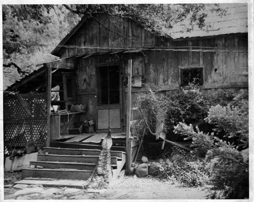 The last home of J.E. Pleasants in 1966