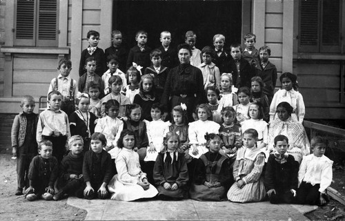 Mrs. McCharles's first and second grade students, Tustin Public School, ca. 1904